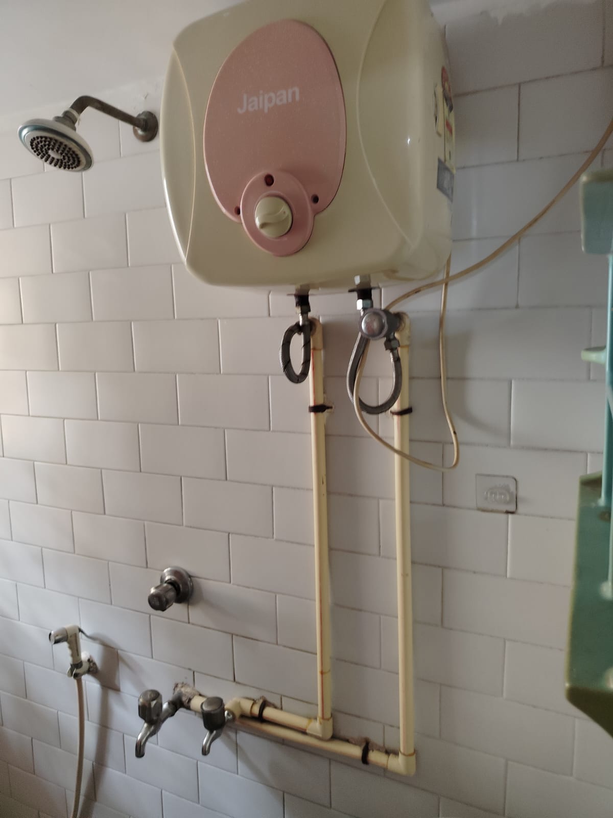 2 BHK house in Jodhpur Park, Kolkata