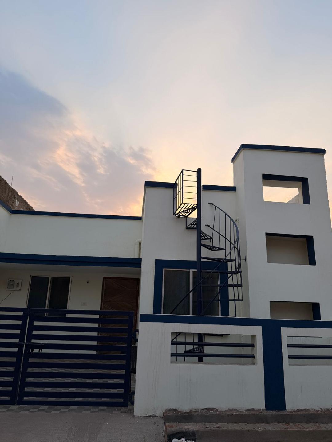 Independent house in Uslapur