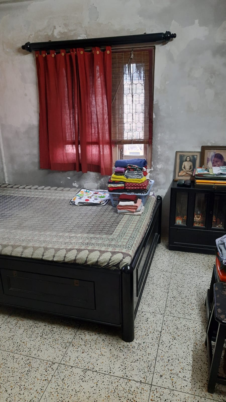 Flat in Bosepukur, Kolkata