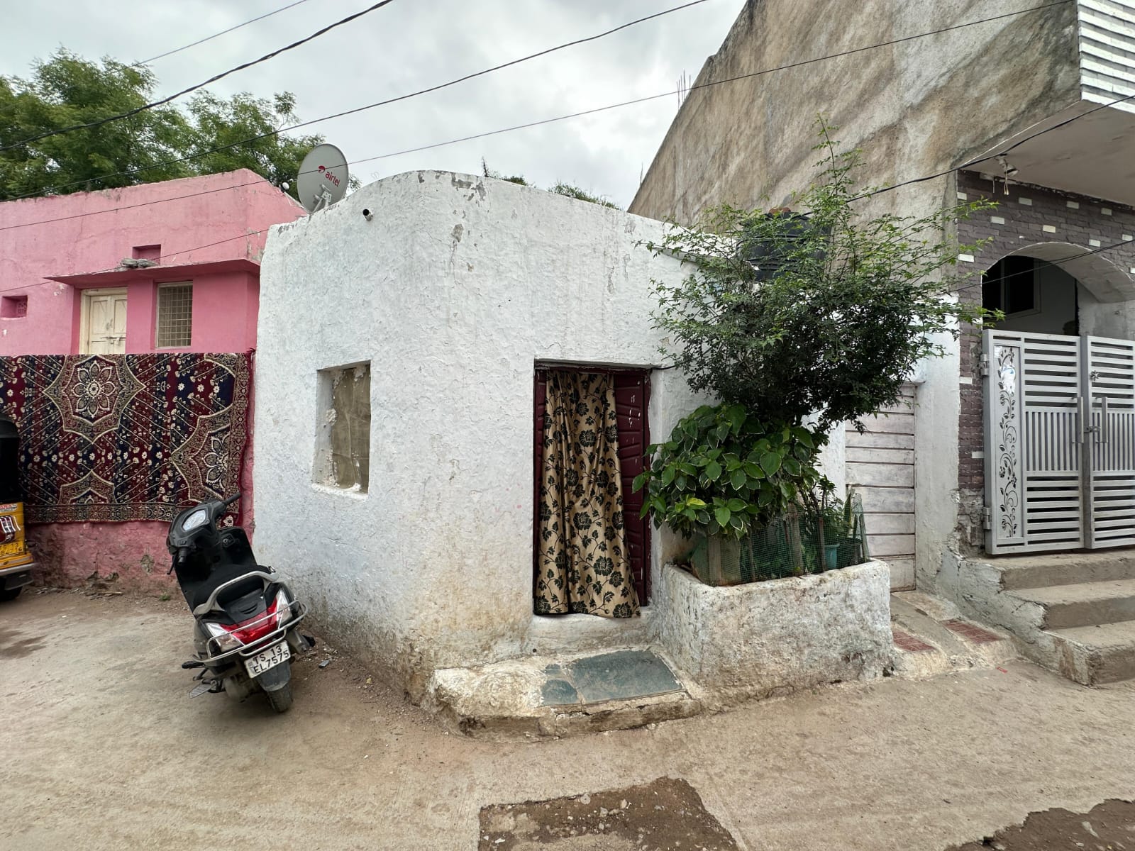 3 BHK house in Owaisi colony, Hyderabad