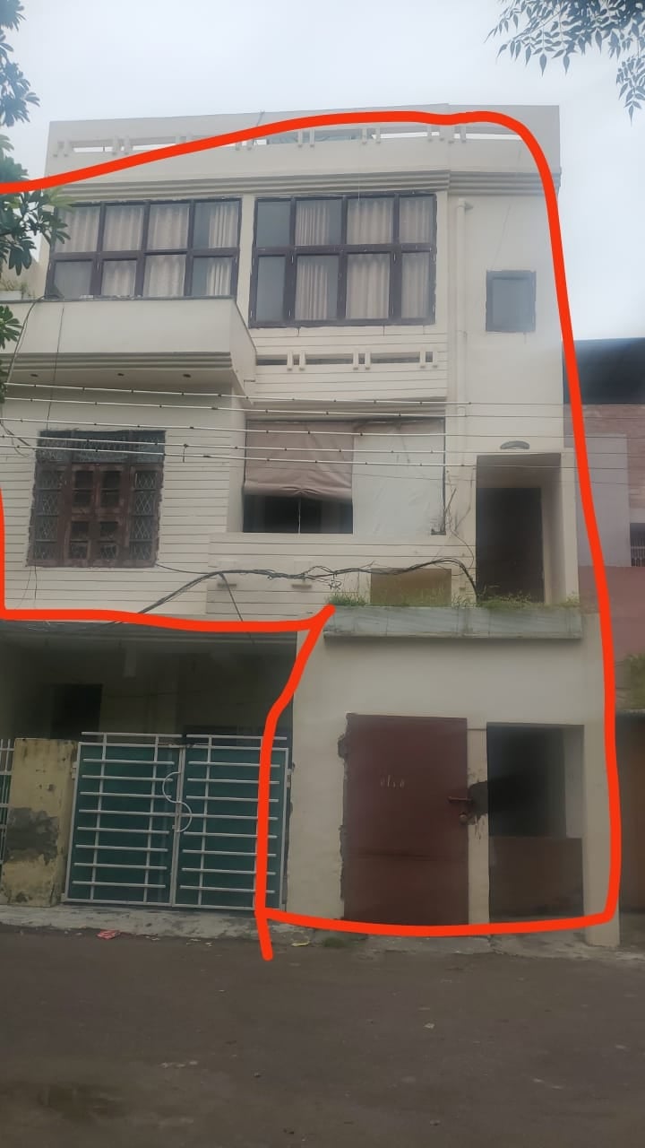 4 BHK house in Housing Board Colony, Hisar