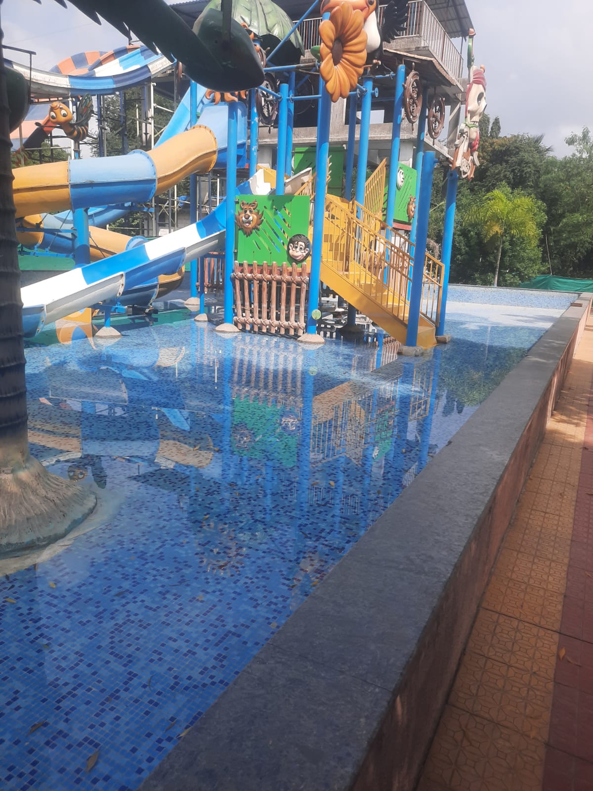 17 BHK flat in Kanti